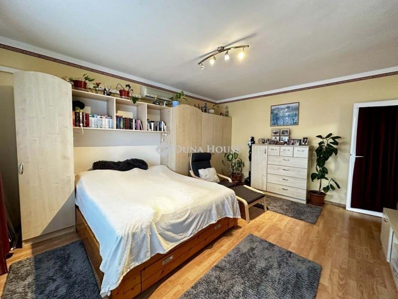 Eladó lakás Tamási