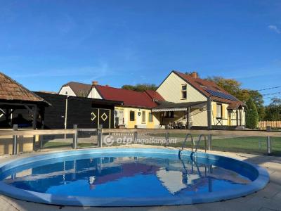 Eladó családi ház Dáka