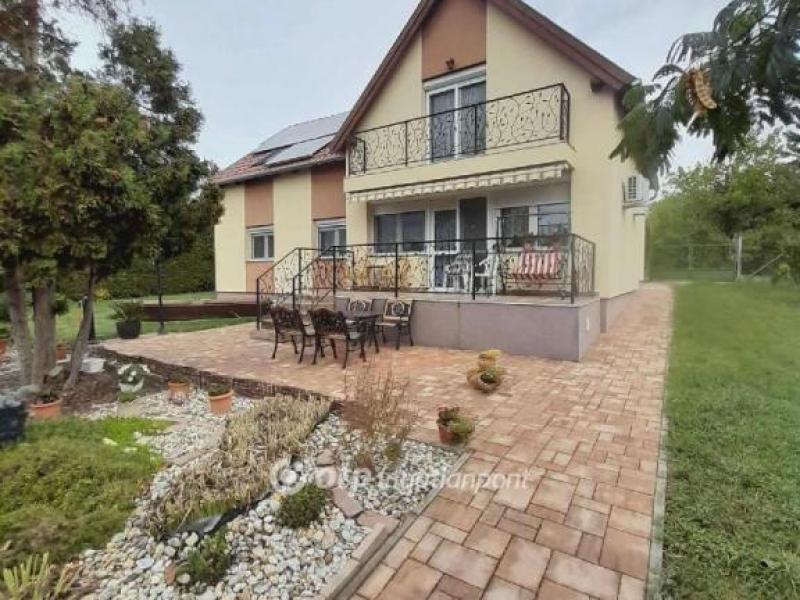 Eladó családi ház