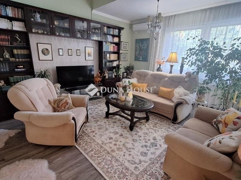 Eladó családi ház Rácalmás