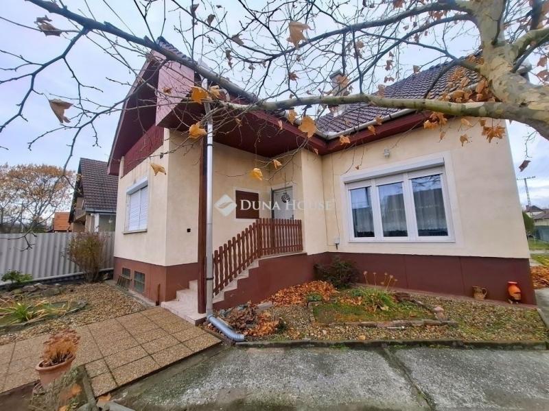 Eladó családi ház Tápiószecső