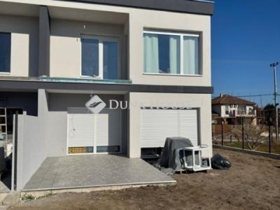 Eladó ikerház Csomád