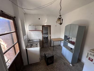 Eladó családi ház Budapest