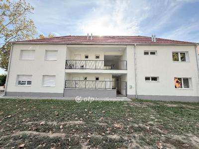 Eladó lakás Siklós