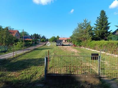 Eladó lakóövezeti telek Fót