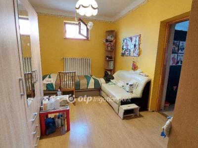 Eladó családi ház Püspökladány