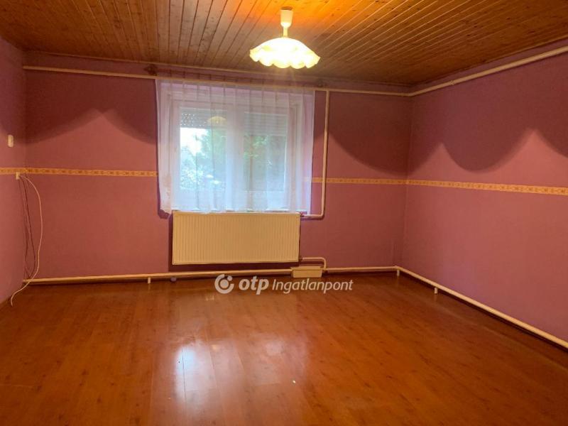 Eladó családi ház Fegyvernek