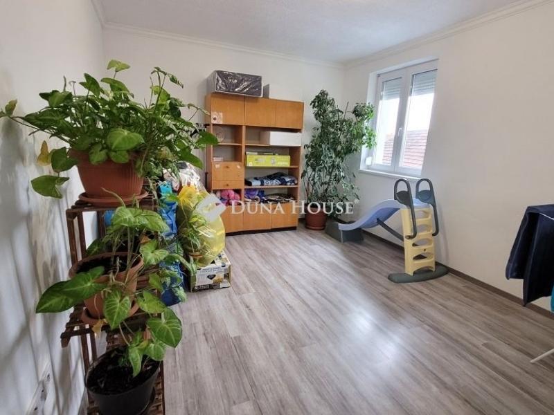 Eladó családi ház Cegléd