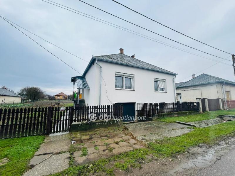 Eladó családi ház Timár