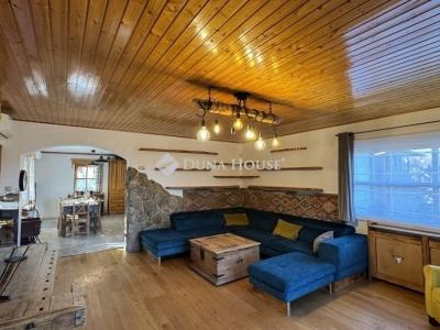 Eladó családi ház Leányfalu