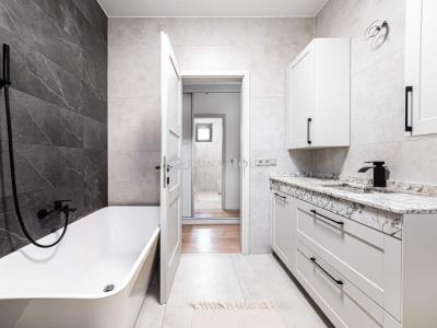 Eladó családi ház Leányfalu