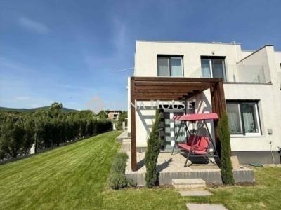 Eladó ikerház Vác