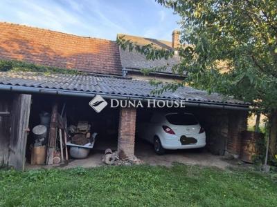 Eladó családi ház Biatorbágy