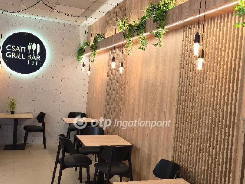 Eladó utcai bejáratú üzlethelység Hajdúböszörmény