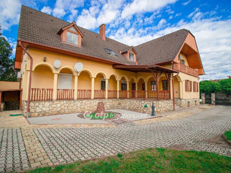 Eladó családi ház Tapolca