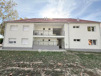 Eladó lakás Siklós