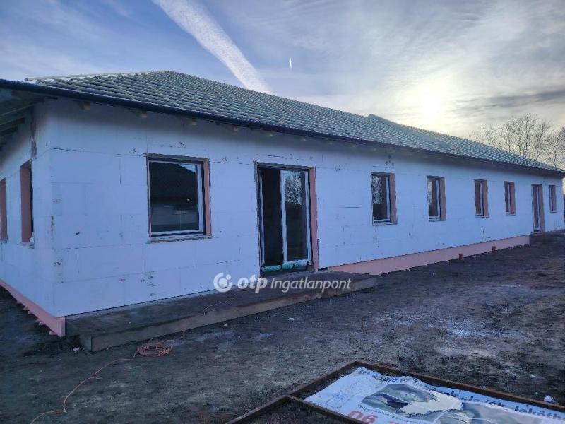 Eladó ikerház Velence