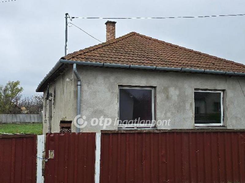 Eladó családi ház Nádudvar