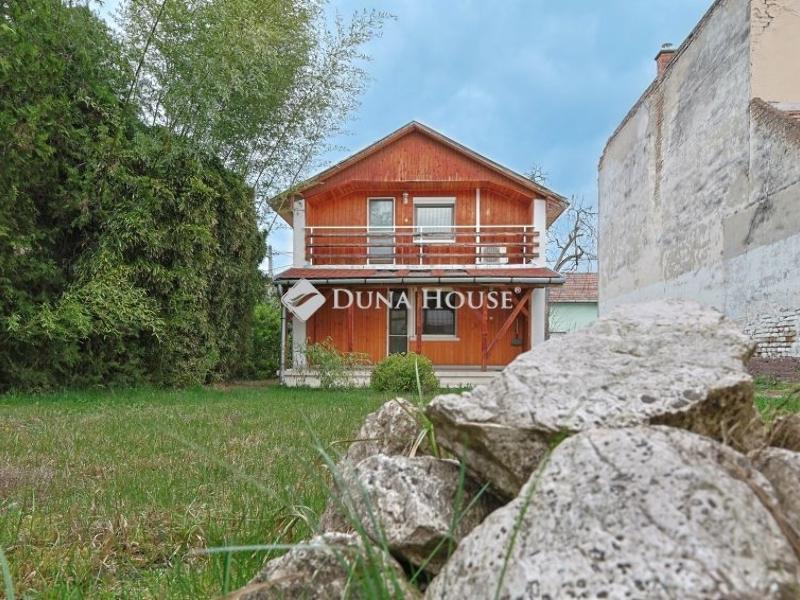 Eladó családi ház Budapest