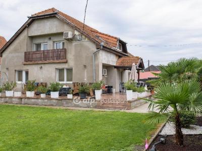 Eladó családi ház Cegléd