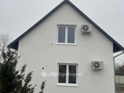 Eladó családi ház Farmos