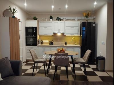 Eladó lakás Polgárdi