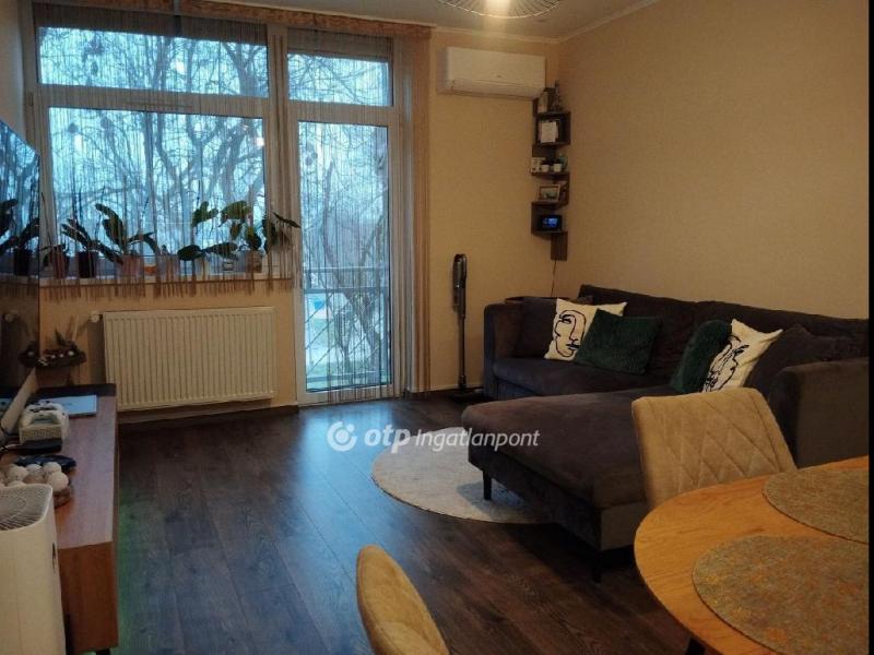 Eladó lakás Polgárdi