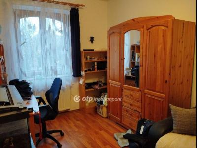 Eladó családi ház Kőszárhegy