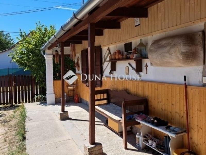 Eladó családi ház Tápióság