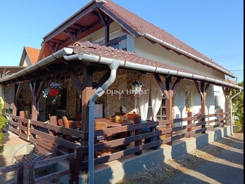 Eladó családi ház Veresegyház