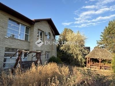 Eladó családi ház Csomád
