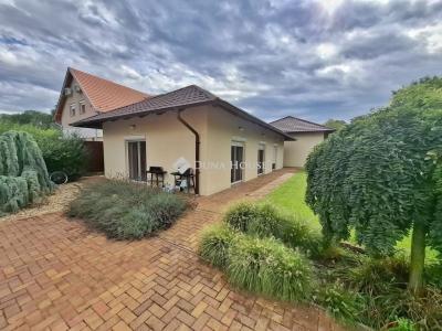 Eladó családi ház Fót