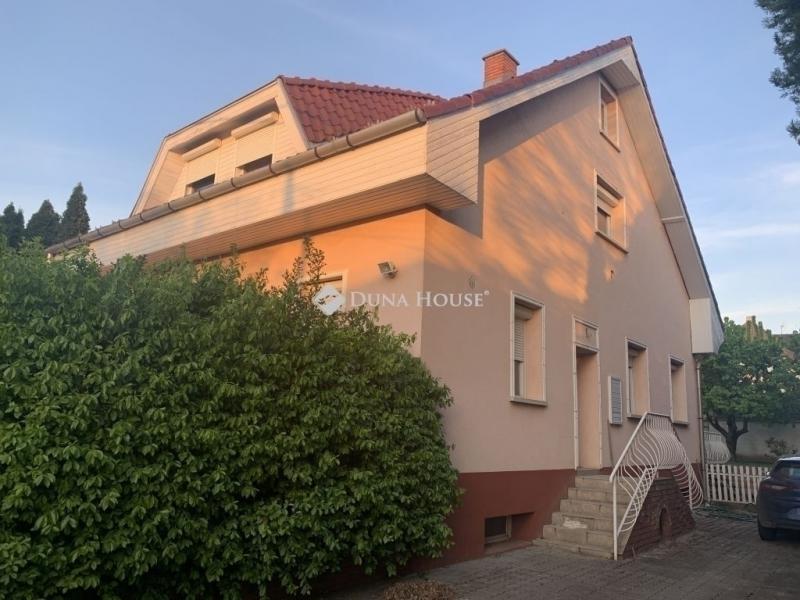 Eladó családi ház Fót