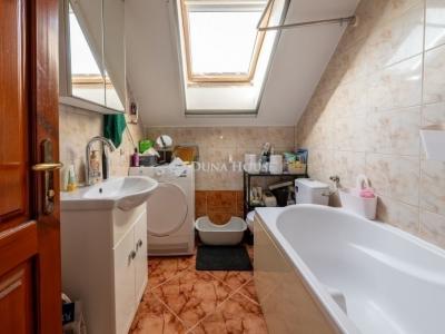 Eladó házrész Fót