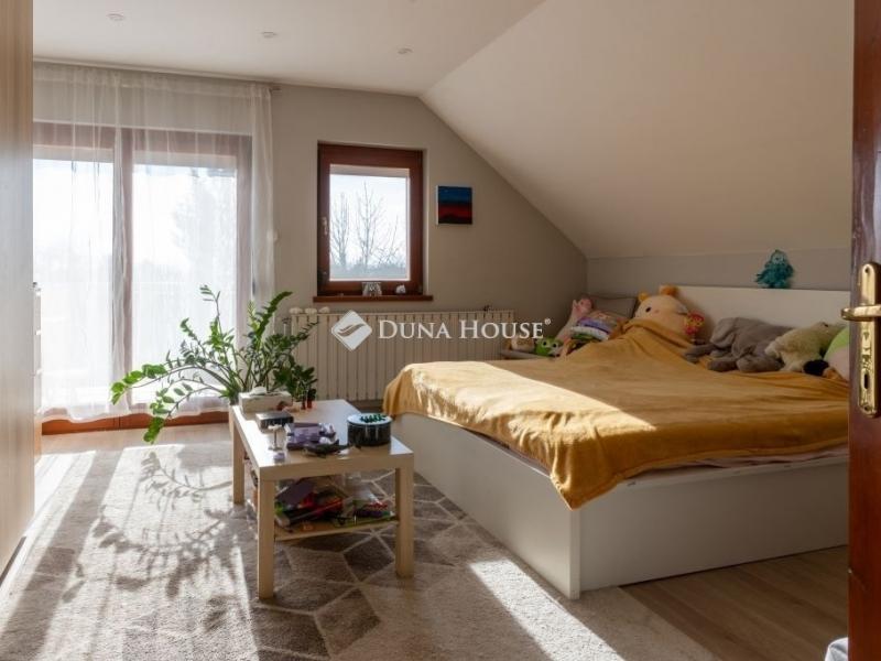 Eladó házrész Fót