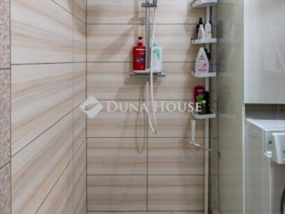 Eladó házrész Fót