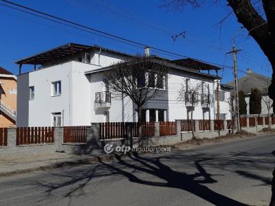 Eladó lakás Gyömrő