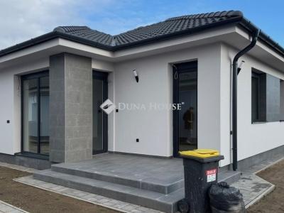 Eladó családi ház Hajdúsámson