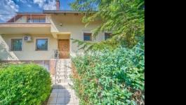 Eladó családi ház Törökbálint