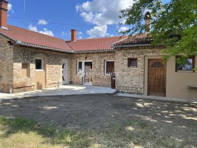 Eladó tanya Kecskemét