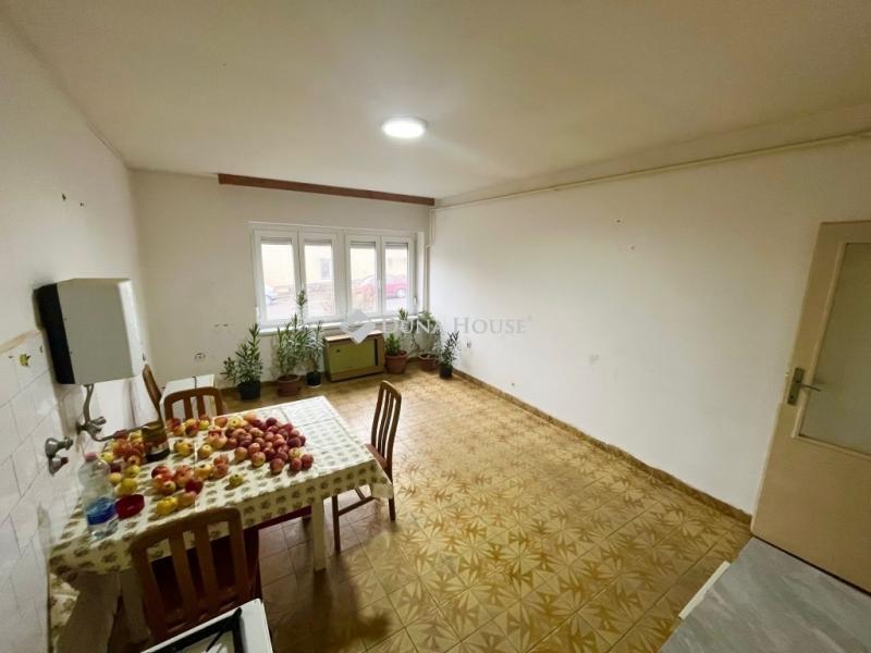 Eladó családi ház Eger