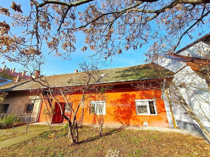 Eladó lakás Kecskemét