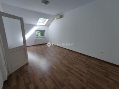 Eladó lakás Kápolnásnyék