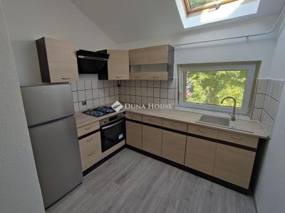 Eladó lakás Kápolnásnyék