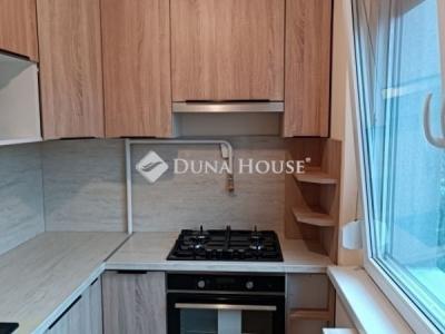 Eladó lakás Százhalombatta