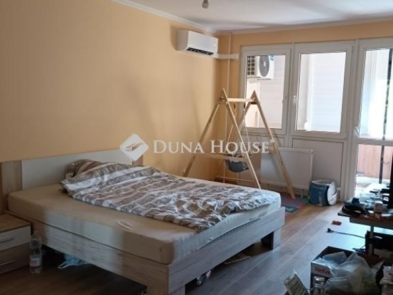 Eladó lakás Százhalombatta