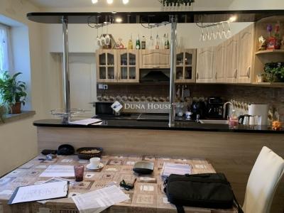 Eladó családi ház Őrbottyán