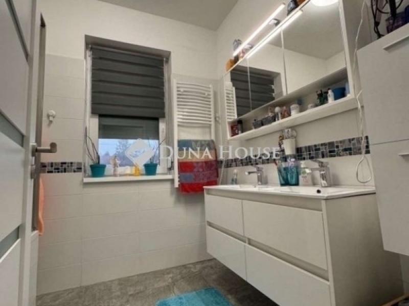 Eladó családi ház Erdőkertes