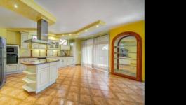 Eladó családi ház Erdőkertes