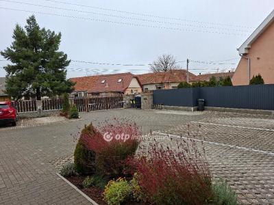 Eladó lakás Gyömrő